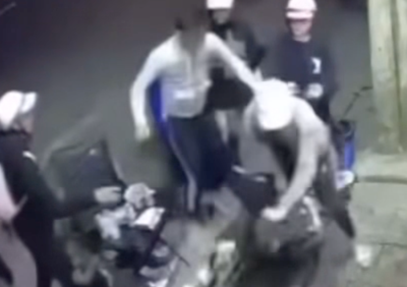 Thiếu niên 14 tuổi bị đánh tử vong do 'ghen tuông'