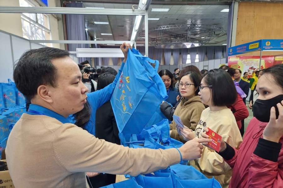 Khoảng 12 triệu lượt người lao động được chăm lo Tết 2026