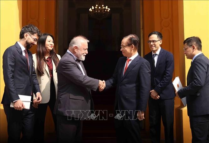 Bộ trưởng Ngoại giao Lê Hoài Trung tiếp Đại sứ Cộng hòa Séc