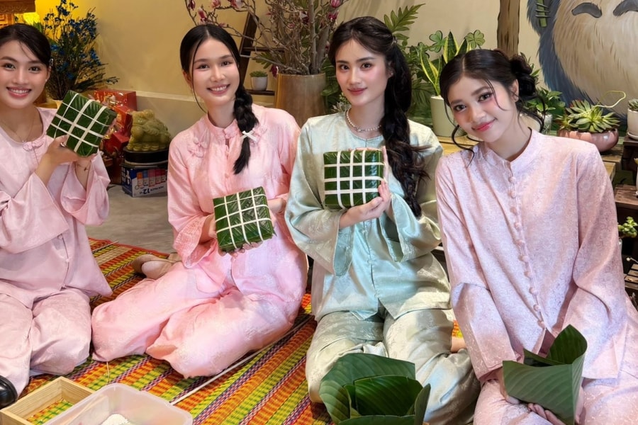 Hoa hậu, á hậu gói bánh chưng tặng người nghèo