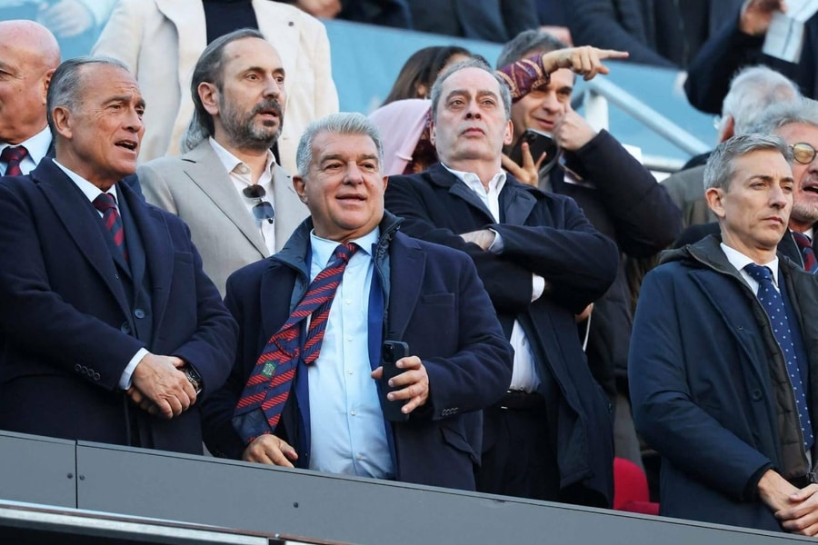 Laporta từ chức Chủ tịch Barca để chờ tái tranh cử