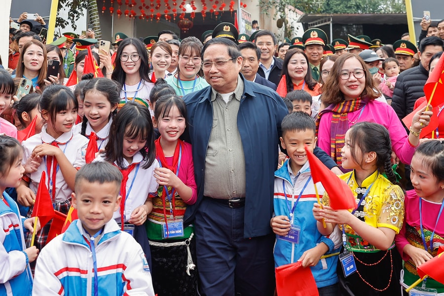 Thủ tướng dự khởi công trường liên cấp Cẩm Thạch