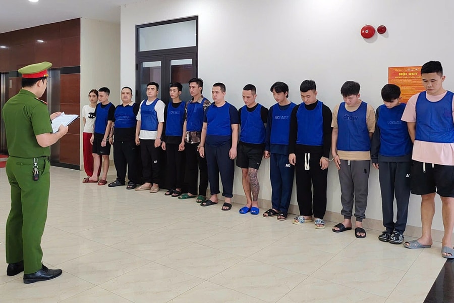 Đường dây giả danh ngân hàng, lừa hơn 1.200 người