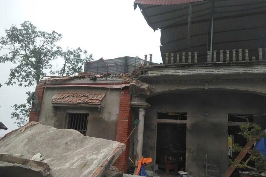 Nhà sập sau tiếng nổ lớn, một người chết