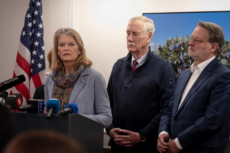 Nhóm thượng nghị sĩ Mỹ thăm Greenland, bác bỏ tuyên bố của ông Trump