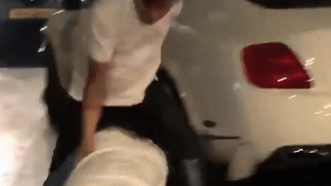 Đuổi đánh nhau náo loạn sau va chạm với xe Bentley ở TP HCM