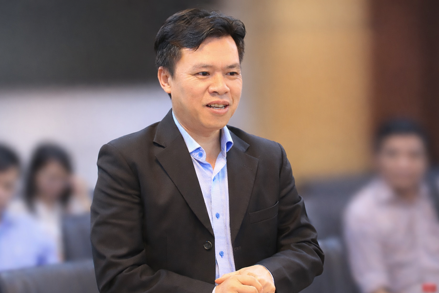 Hiệu phó ĐH Luật TP HCM nhận huân chương Cành cọ Hàn lâm