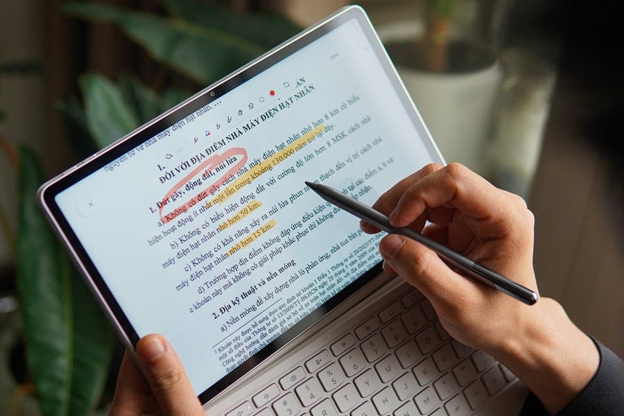 Máy tính bảng có thể dùng như laptop, bảng vẽ