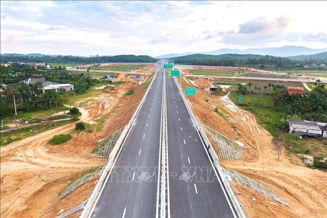 Đưa vào vận hành cao tốc Quảng Ngãi - Hoài Nhơn lúc 11h ngày 12/2