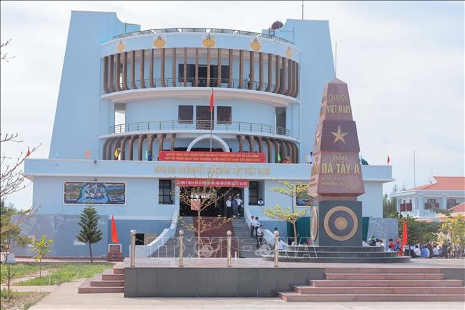 Cầu truyền hình trực tuyến chúc Tết quân và dân Đặc khu Trường Sa