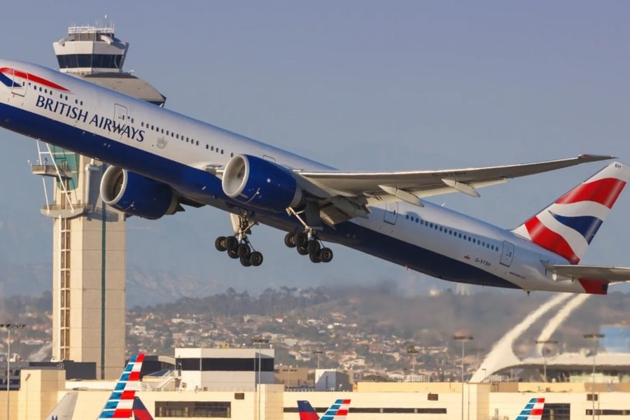 Anh: Hành khách tặng kẹo chứa chất gây nghiện, 3 tiếp viên nhập viện