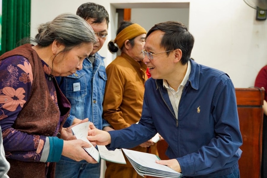 Mang Tết ấm đến với người khiếm thị Hà Nội