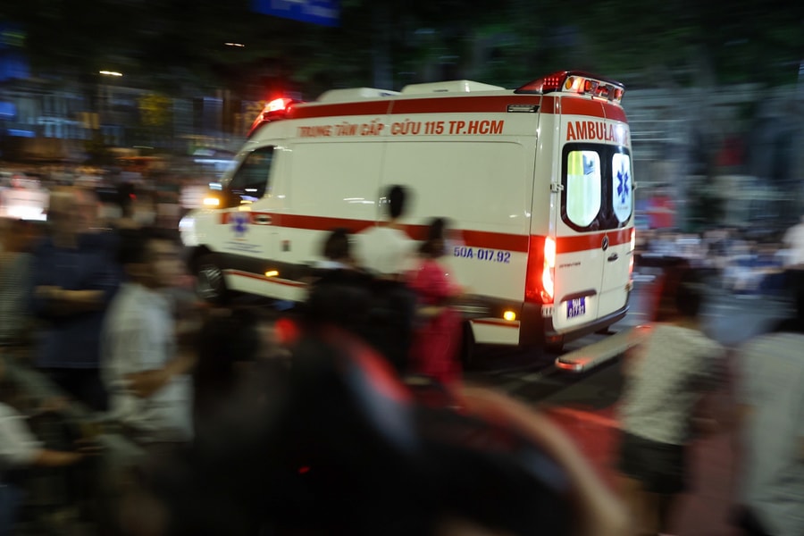 Cấp cứu giữa dòng kẹt xe giáp Tết