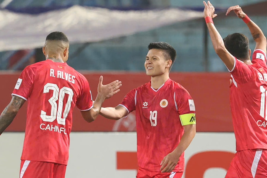 Quang Hải giúp CAHN đặt một chân vào tứ kết Cup C2 châu Á