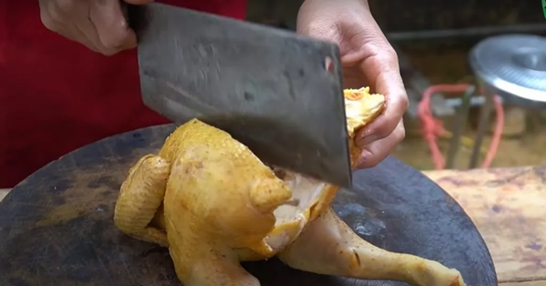 Một phút sơ sẩy khi chặt thịt gà, người đàn ông 57 tuổi đối mặt nguy cơ tàn phế bàn tay