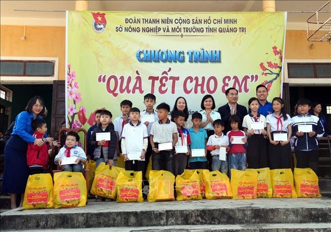 Tiếp thêm niềm tin để người nghèo, người lao động khó khăn vui đón năm mới