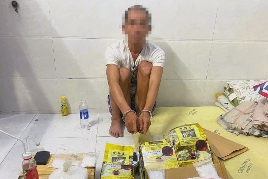 Cảnh sát đồng loạt ập vào nhiều 'ổ' ma túy, bắt 11 người