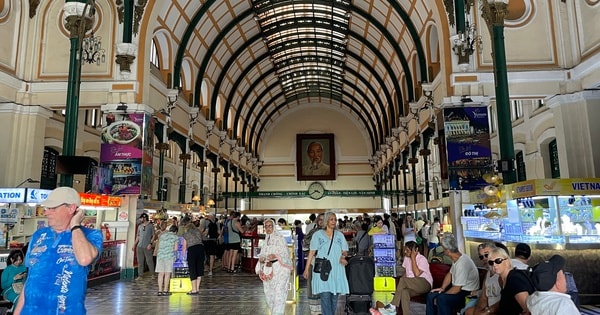 Bưu điện TPHCM: Điểm hẹn di sản kết nối tình thân dịp Tết