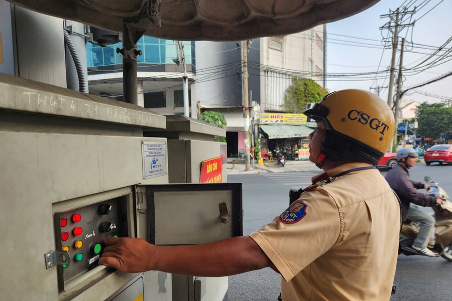 CSGT TP Hồ Chí Minh đồng loạt ra quân bảo đảm an toàn giao thông dịp Tết Bính Ngọ