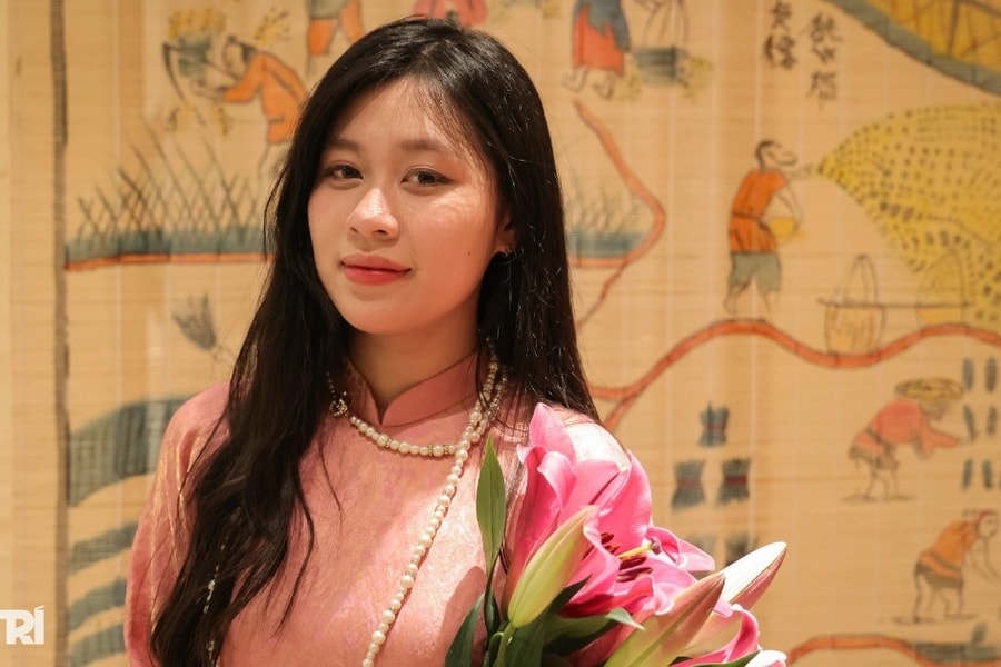 Mời nghệ nhân Hàng Trống vẽ tranh, quán cà phê ở Hà Nội hút khách chụp ảnh