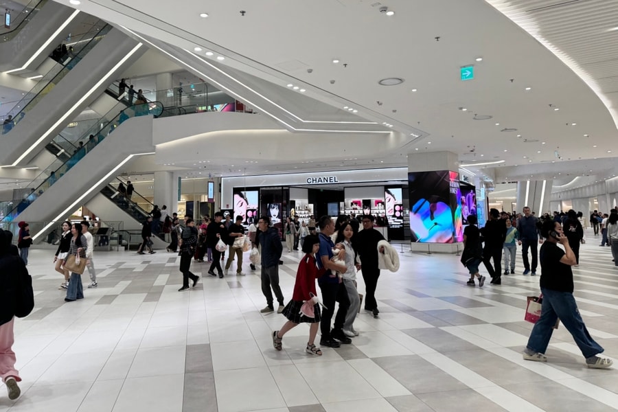 Trung tâm thương mại, siêu thị đông khách đến đêm