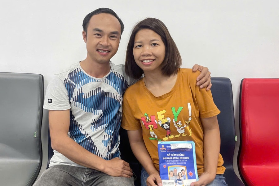 Chọn vaccine làm quà Valentine