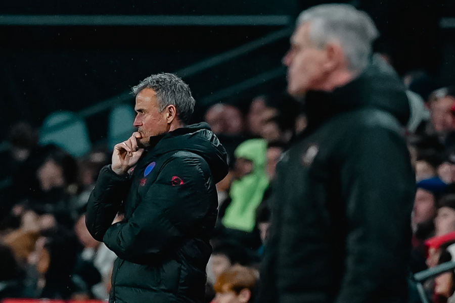 Enrique, Dembele tranh cãi sau trận thua của PSG