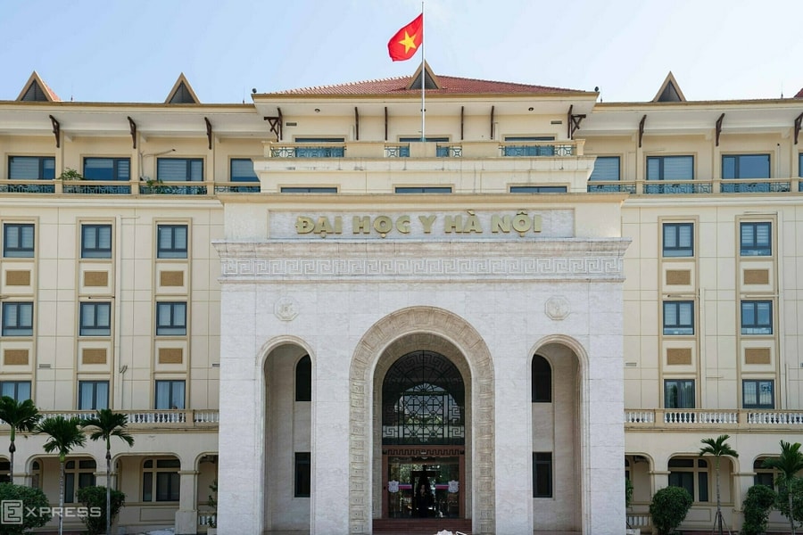 Đại học Y Hà Nội bỏ C00, thêm loạt tổ hợp mới