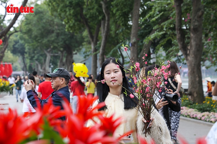 Phố Hà Nội thanh bình những ngày giáp Tết