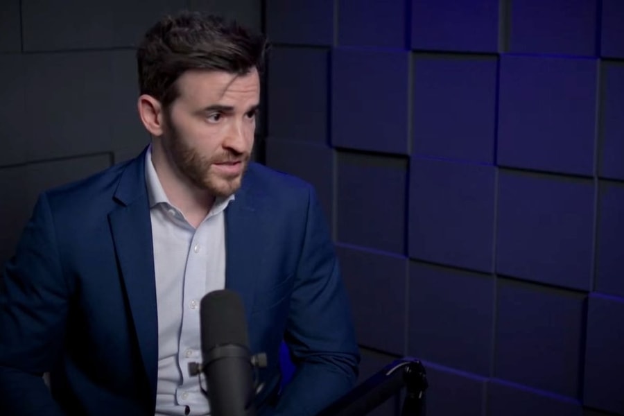 YouTuber hứng chỉ trích vì không 'truy đến cùng' ông Obama về người ngoài hành tinh