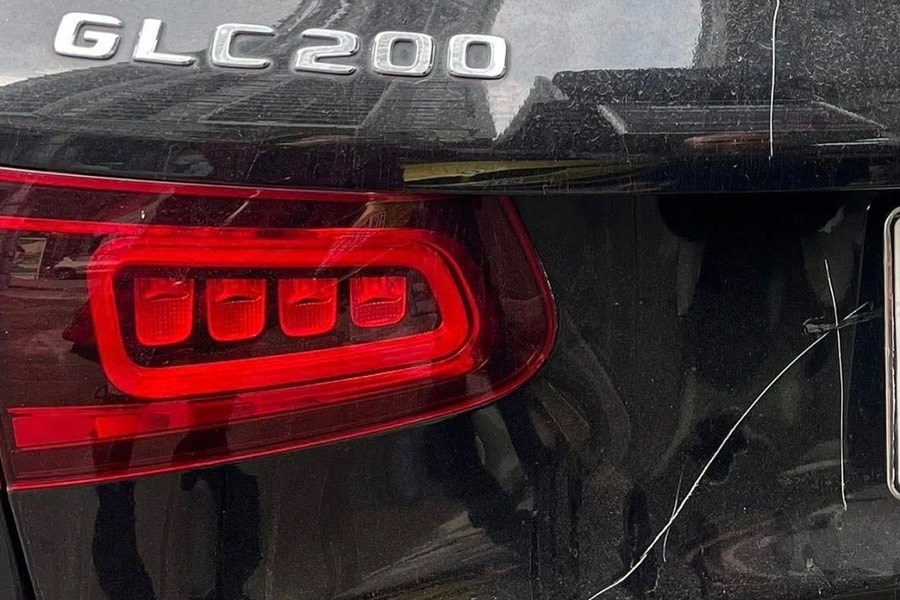 Khởi tố vụ án đập gương, cào xước xe Mercedes đỗ trước nhà dân ở Hà Nội