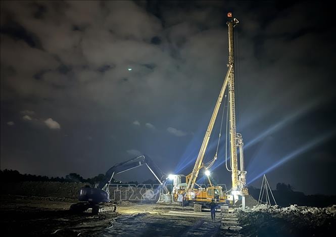 Xuân rộn ràng trên công trường trọng điểm Quốc gia