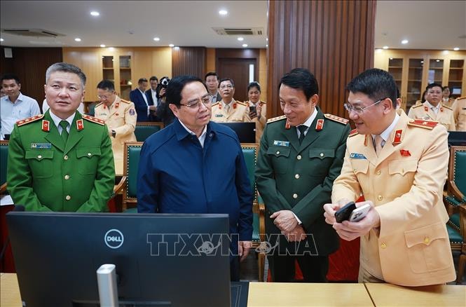 Thủ tướng kiểm tra công tác ứng trực đảm bảo trật tự an toàn, an ninh