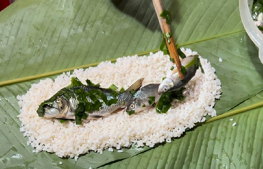 Bánh chưng nhân cá chép là đặc sản tỉnh nào?