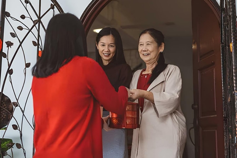 Tuổi đẹp xông đất năm Bính Ngọ 2026