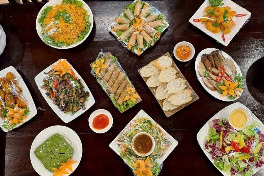 Mâm cỗ cấp đông giá rẻ lên ngôi