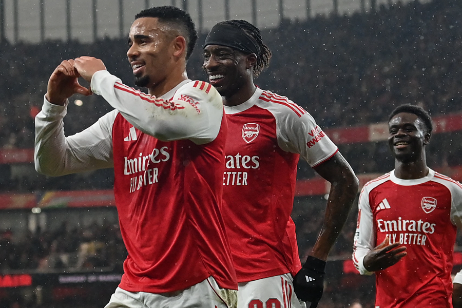 Arsenal thắng đậm ở Cup FA