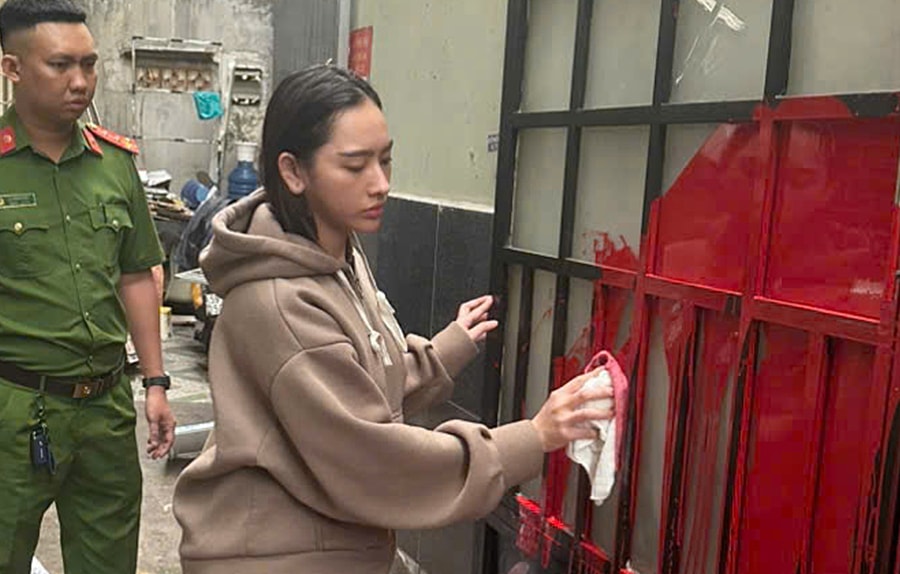 Cô gái bị bắt vì tạt sơn nhà người yêu cũ ở TP HCM