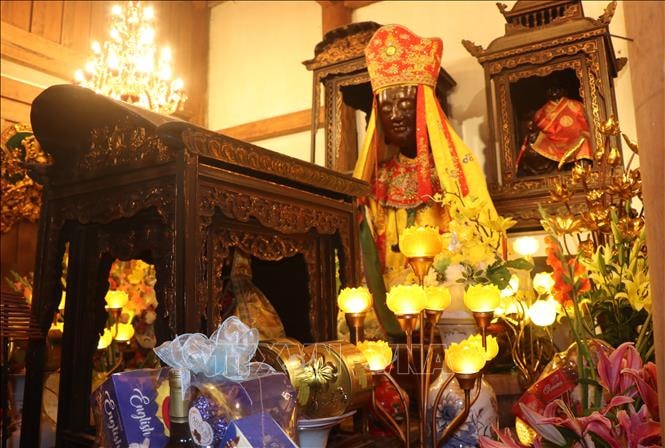 Độc đáo bảo vật quốc gia Tượng Phật bằng gỗ Mẫu Man Nương