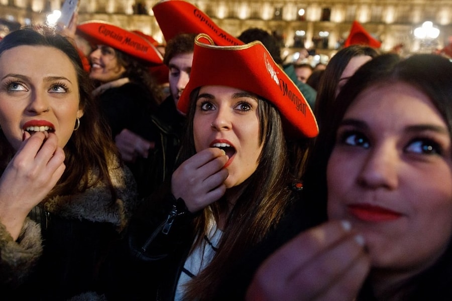 Những phong tục đón tết độc lạ ở các quốc gia trên thế giới