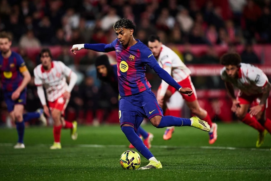 Yamal sút hỏng phạt đền khi Barca thua trận
