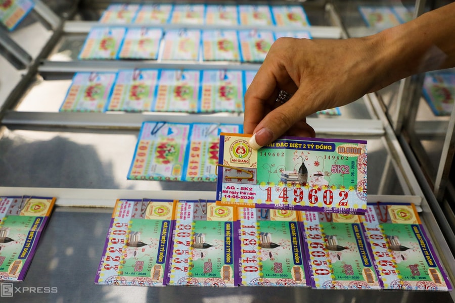 Tranh chấp tờ vé số ông chủ tặng dịp Tết bất ngờ trúng giải đặc biệt