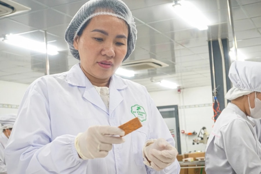 Người phụ nữ biến thứ quả quen thuộc thành “quà quê”, xuất đi 20 nước