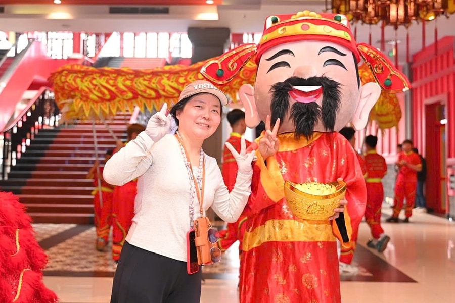 Du khách vui chơi tại Sun World Ha Long ngày đầu năm