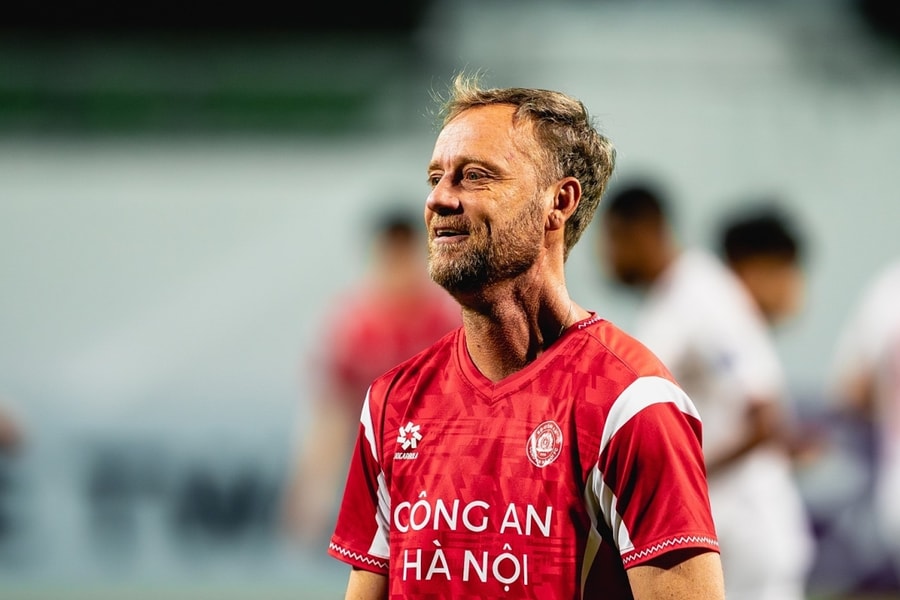 HLV Polking trần tình về việc CAHN bị xử thua