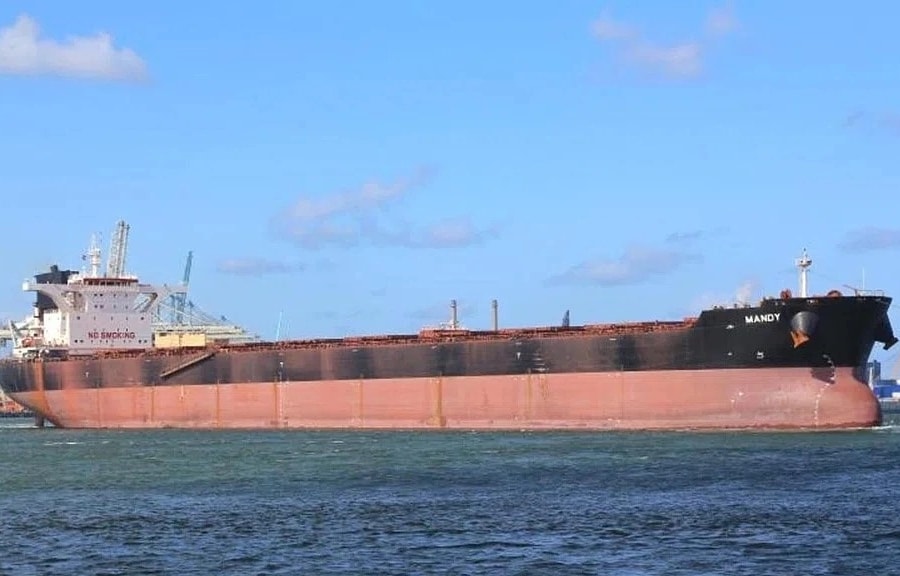 Tàu hàng bốc cháy ngoài khơi Trung Quốc, hai thủy thủ thiệt mạng