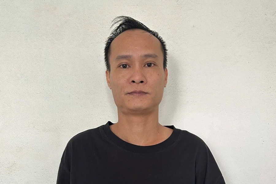 Kẻ điều hành đường dây lừa đảo từ Camphuchia về đầu thú