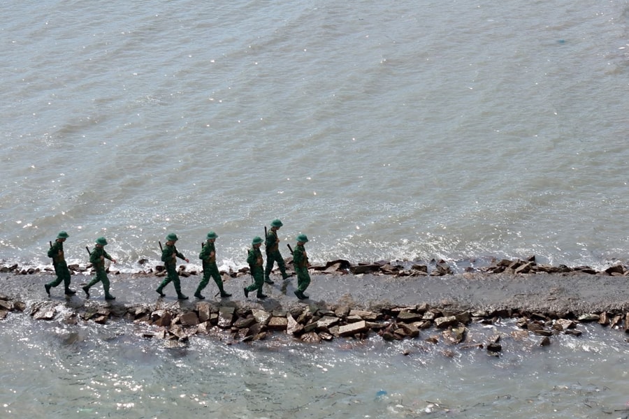 Người lính quân hàm xanh: Điểm tựa tin cậy của ngư dân giữa trùng khơi