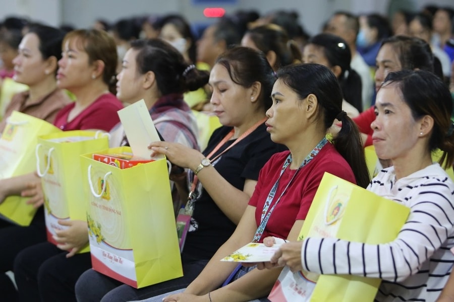 Hơn 2.500 người lao động ở Đồng Nai làm việc xuyên Tết