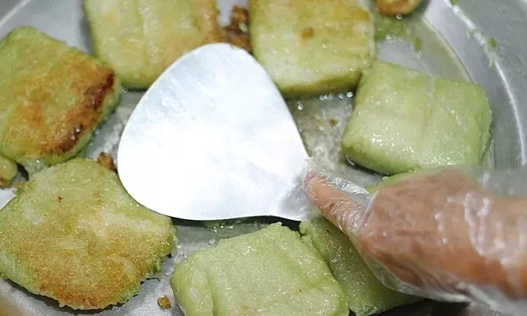 Bị trào ngược có nên ăn bánh chưng chiên?